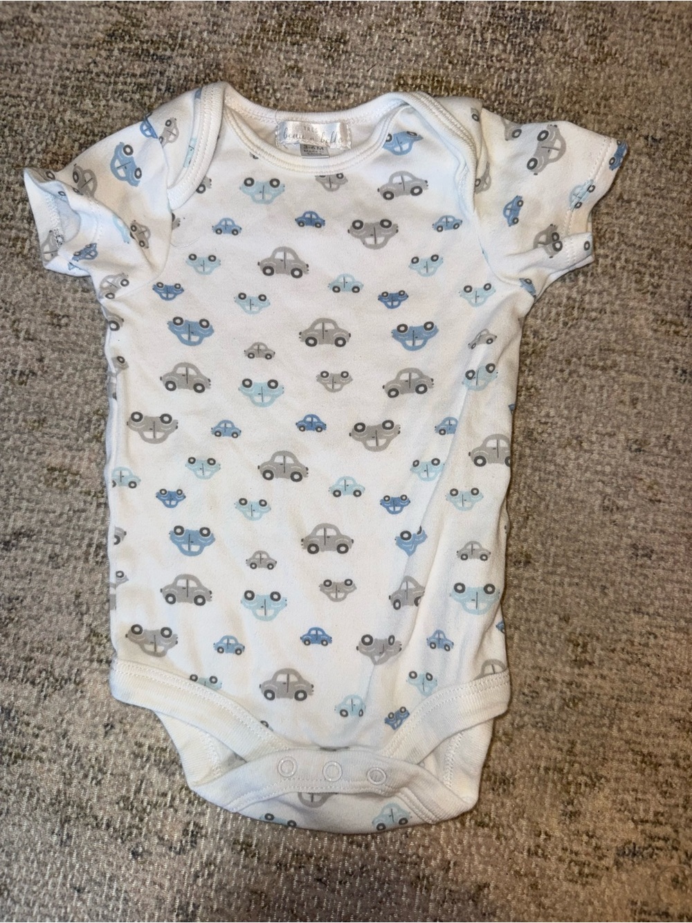 Baby Short Sleeve One-Piece Bodysuit in White with Blue & Gray Cars‎